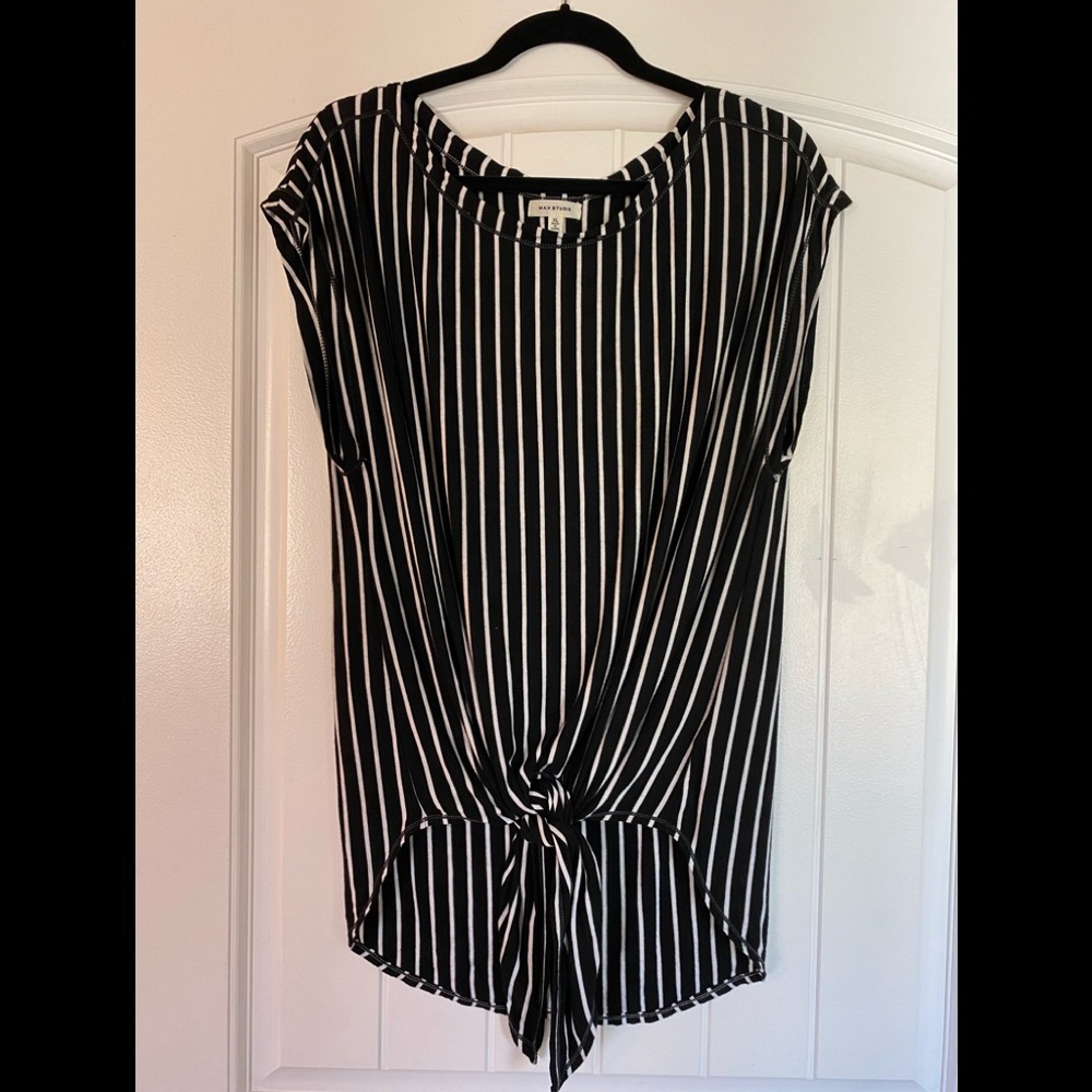 Max Studio Knotted Top